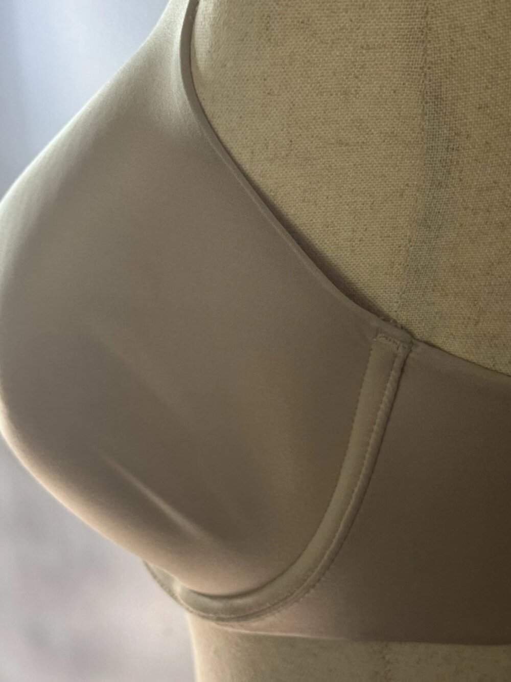 Victoria's Secret Body by Victoria Full Coverage Bra 34DDD Taupe Nude - Picture 8 of 13